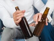 Алкоголизм: причины, последствия и лечение