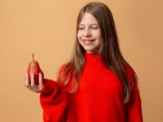 К чему снятся красные яблоки женщине