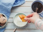 Готовим гренки на сковороде с яйцом и молоком