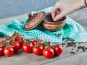 Аджика из помидор и чеснока на зиму: классический рецепт с варкой