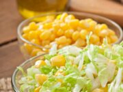 Салат из пекинской капусты, кукурузы и огурца