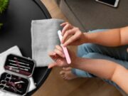 Как продлить срок службы гель-лака на ногтях