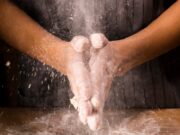 Быстрое тесто для пиццы без дрожжей на воде