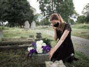 Собственная могила на кладбище: толкование сна