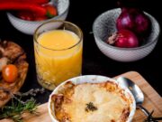 Классический жульен с курицей и грибами в духовке со сливками