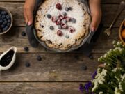 Кефирный пирог со сливой в духовке