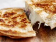 Лаваш с фаршем и сыром в духовке