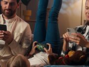 Играйте в Among Us на телефоне и компьютере одновременно