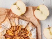 Яблочные пирожки в духовке на кефире