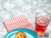 Пышные оладушки на простокваше: рецепт