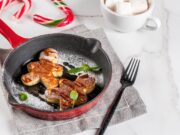 Говяжья печень с луком и сметаной: вкусный рецепт на сковороде