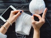 Манишка спицами для женщин: описание и схемы для начинающих