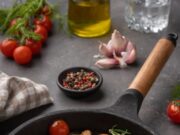 Простые и вкусные рецепты курицы с овощами на сковороде