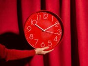 Часы 01:11: значение в любви