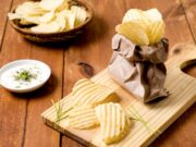 Домашние чипсы из картофеля: просто и быстро