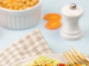 Рецепты салатов с кириешками: просто и вкусно