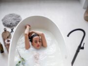 Сон о полной ванне воды: толкование