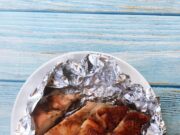 Запекаем ногу индейки в духовке в фольге