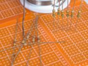 Расчет общего сопротивления цепи: R1=4 Ом, R2=5 Ом