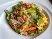 Салат с курицей, перцем и корейской морковью