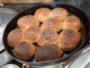 Жареные пирожки с картошкой и грибами из дрожжевого теста