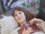 К чему снится читать книгу женщине