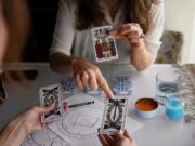 Расклад Таро: Скучает ли он по мне?