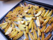 Картофель дольками с хрустящей корочкой в духовке