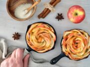 Штрудель с яблоками из слоеного теста