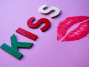 Решение проблемы с непонятными символами в моде клуба романтики