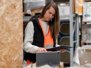 Отправлен в сортировочный центр сдэк: что это значит?