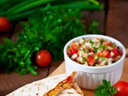 Лаваш с начинкой на сковороде: сыр, колбаса и яйцо