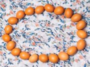 Сон о сырых куриных яйцах: значение для женщин