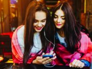 Как смотреть Rave вместе с друзьями на телефоне через браузер