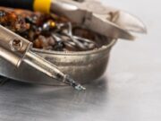 Канифоль для пайки паяльником: зачем она нужна