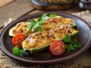 Кабачки в духовке с помидорами, сыром и чесноком