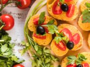 Праздничные бутерброды: простые и вкусные рецепты