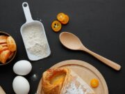 Изделия из слоеного дрожжевого теста в духовке