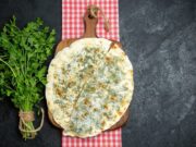 Лепешка с сыром и зеленью на сковороде