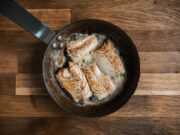 Рыба во фритюре: хрустящая корочка с мукой