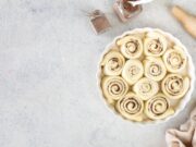 Рецепты выпечки из слоеного дрожжевого теста с начинкой в духовке