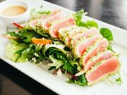 Салат с тунцом и пекинской капустой: вкусный рецепт