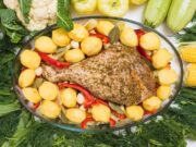 Капуста с картошкой и мясом на сковороде