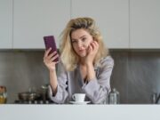 Как развеселить девушку в переписке на расстоянии