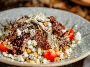 Салат с куриной печенью и шампиньонами