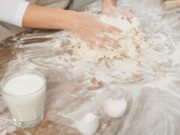 Дрожжевое тесто для пирогов на молоке