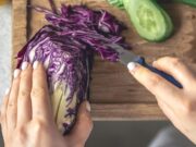 Салаты из свежей капусты: рецепты и варианты