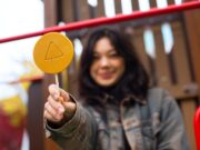 Скачивание не отключает целевую страницу