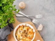 Жульен с курицей и грибами на сливках