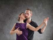 Танцевать во сне вальс с мужчиной: толкование сна